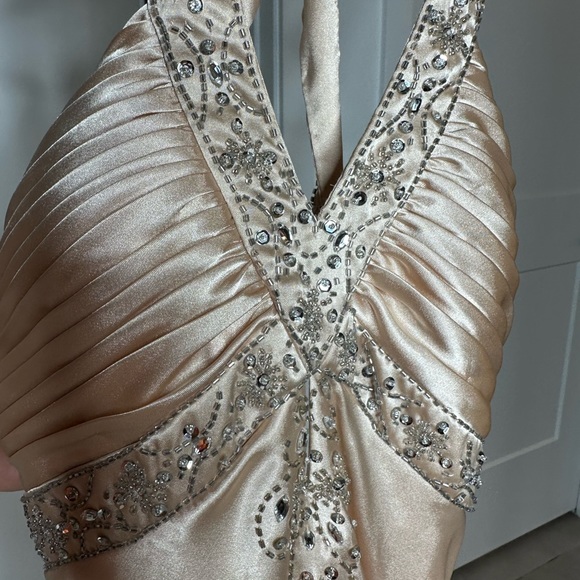 Halter Beaded Evening Dresses, Prom/Holiday Dresses. Size 2 . Gorgeous dress 😍 - Picture 6 of 13